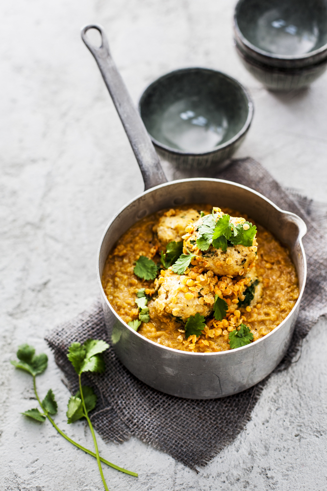 Indiske kyllingeboller i karry